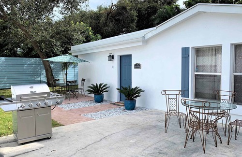 West Palm Beach Cottage | Upland Zen Retreat Cottage near Downtown West Palm Beach Pet Friendly