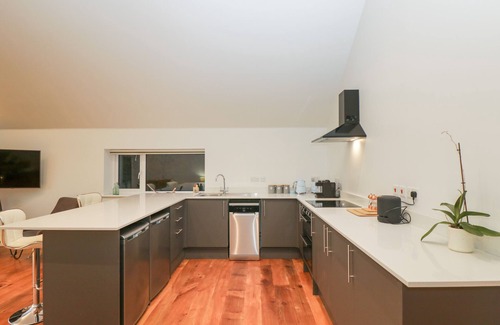 Calne Cottage | UPPER ANNEX, pet friendly in Quemerford