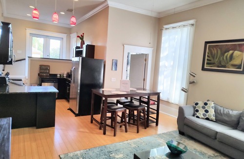 Cuyler - Brownsville Condo | Upper Deck: Charming Modern 2nd floor 2bdrm condo in Starland area of Savannah.