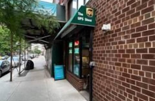 Upper East Side Apartment | Upper East Two BR near Central Park NYC
