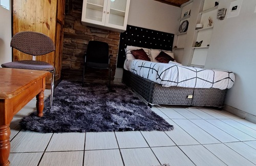 Greater Johannesburg Metropolitan Area Cottage | Upper Echelon