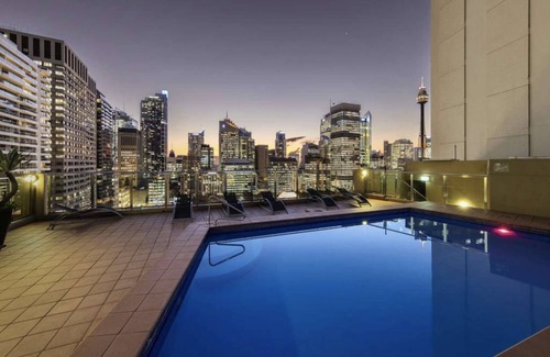 Darlinghurst Apartment | Upper Floor Studio with City & Park Views