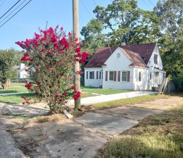 Montgomery House | Upper Floorer