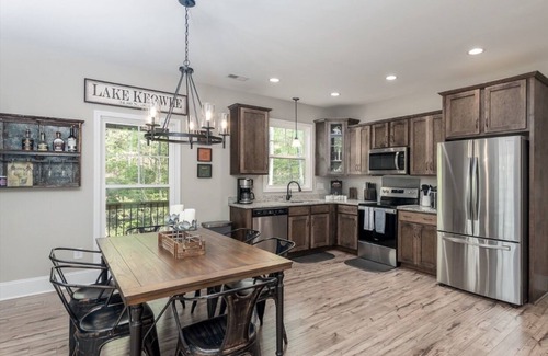 Sunset House | Upper Lake Keowee modern cottage.Peace and tranquility await!