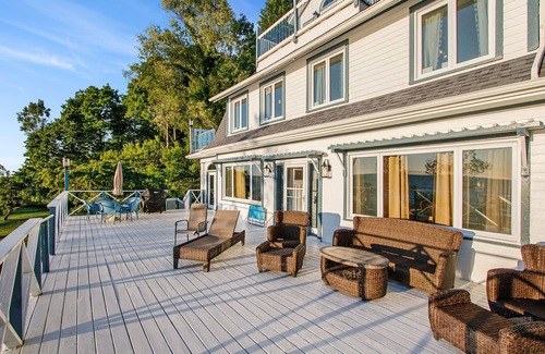 Lake Michigan Beach House | Upper-level Duplex on Lake Michigan w/patio, gas grill & WIFI