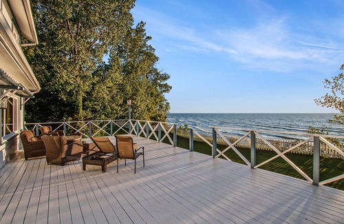 Lake Michigan Beach House | Upper-level Duplex on Lake Michigan w/patio, gas grill & WIFI