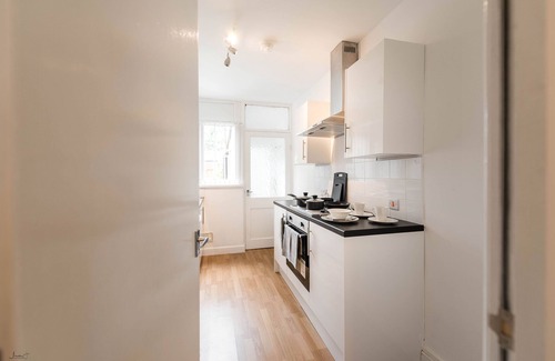 Doncaster House | Upper Level Garden View Double Room