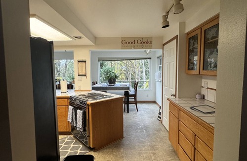 Boulevard Bluffs House | Upper Level with a view close to Boeing