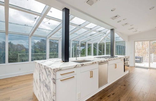 East Hampton House | Upper Northwest Spacious Home - 10 minute Walk to the Beach!