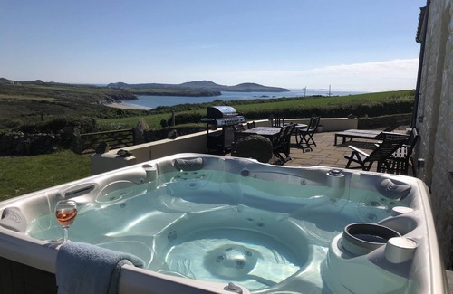 St Brides House | Upper Porthmawr - 5 Bedroom Cottage - Whitesands