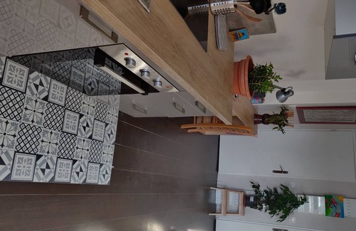 Toulouse South-East Apartment | UPPER RANGUEIL STUDIO WITH TERRACE