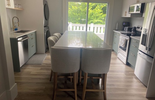 South End Apartment | Upper TwoBedroom Close to Everything/Schools/Restaurants