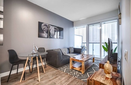 Church and Wellesley Apartment | Upscale 1BR Apt with Stunning Views, near CN Tower