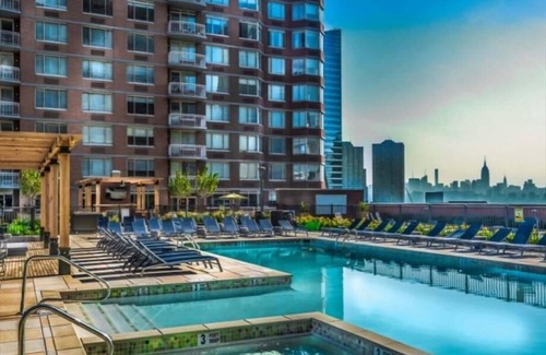 Hudson Exchange Apartment | Upscale 1BR | Perfect for Travelling Nurses | Near Hospital