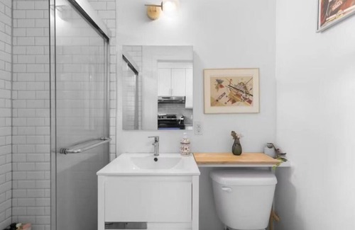 Mile End Apartment | Upscale 1BR studio in MTL (Mile-End)