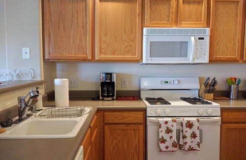 Village Fairways Condo | Upscale 2-BR Condo North Scottsdale - Quiet, Pool, Wifi, Golf, Shopping