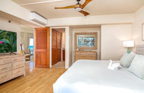 Waikiki Apartment | Upscale 2BR & 2BA Ocean View in Waikiki with Parking!