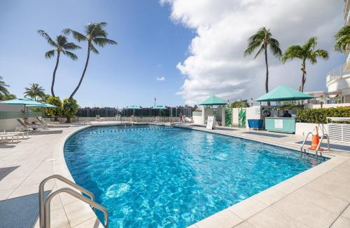 Waikiki Apartment | Upscale 2BR & 2BA Ocean View in Waikiki with Parking!