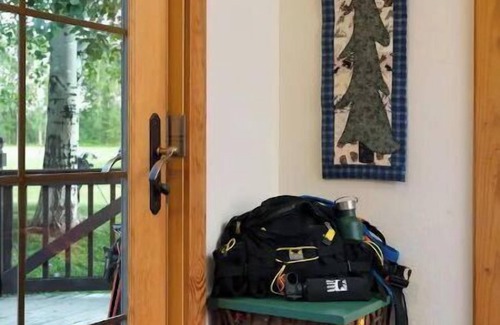 Bozeman House | Upscale 2BR Suite in Bozeman Big Sky Country, Pet & Kid Friendly, 5 Mins to Town