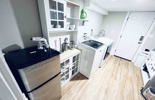 Kingman Park House | Upscale 4BDR Home @ Popular H Street Corridor+ Parking Free Cancellation