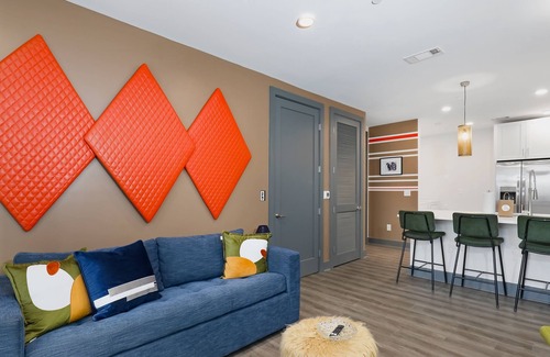 Rolling Mill Hill Condo | Upscale 4th-floor condo near top attractions with fast WiFi & rooftop lounge