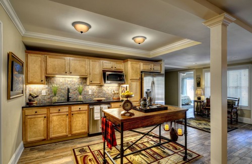 Skaneateles House | Upscale Adirondack inspired Evan's Lodge - Skaneateles-1.5 mile drive to Village