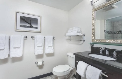 Lower Nob Hill Hotel | Upscale and located in Down Town San Fran close to Alcatraz and Golden Gate Bridge