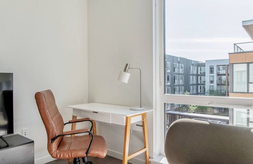 Judkins Park Apartment | Upscale Central District 1BR w/Gym & Pets, nr Dining, by Blueground