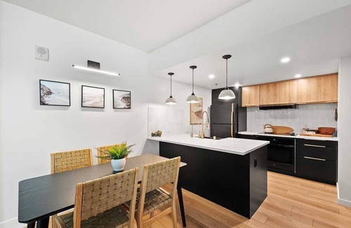 Downtown San Diego Condo | Upscale Condo in Little Italy