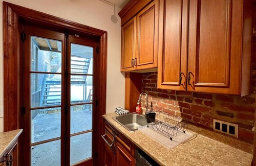 Saint-Jean-Baptiste Apartment | Upscale Condo in Saint-Jean-Baptiste