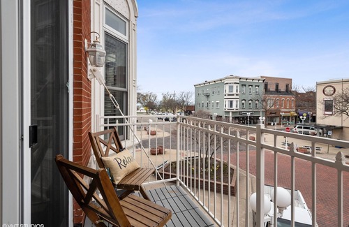 Saint Joseph Condo | Upscale Condo located right downtown near Silver Beach, restaurants, & shopping!