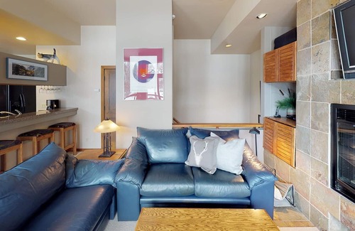 Vail Condo | Upscale Condo with Creek Views & Grand Hyatt Access