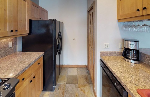 Vail Condo | Upscale Condo with Creek Views & Grand Hyatt Access