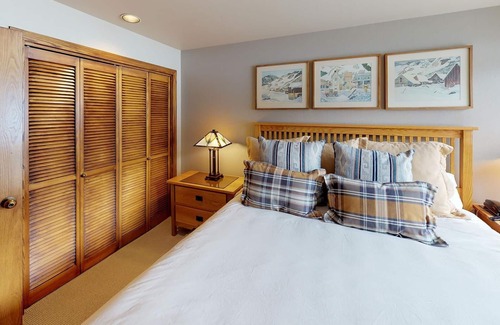Vail Condo | Upscale Condo with Creek Views & Grand Hyatt Access
