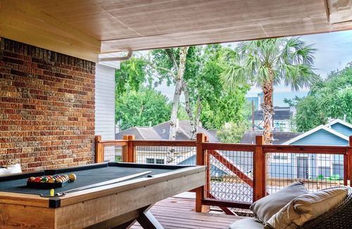 Montrose Apartment | Upscale Cozy Stay In Montrose/1BR King Bed + Loft/Sleeps 4/Pool Table