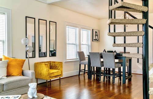 Montrose Apartment | Upscale Cozy Stay In Montrose/1BR King Bed + Loft/Sleeps 4/Pool Table