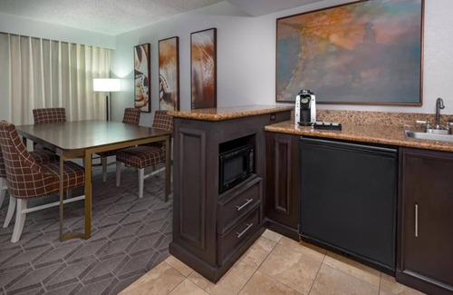 Park Central Hotel | Upscale Dallas Comfort | Free Breakfast & Gym Access