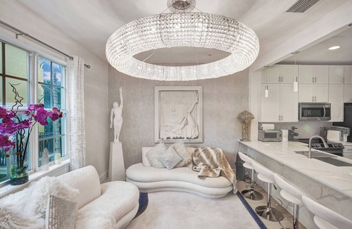 Delray Beach House | Upscale Delray Escape: Anti-Aging Spa Home steps from Beach, NightLife & Dining!