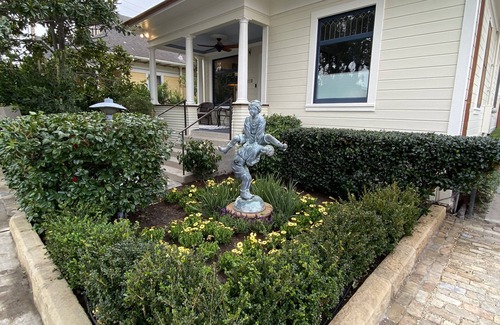 Santa Barbara House | Upscale Downtown home. Walk to Beach, Bars, and Shops