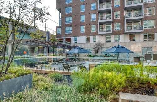 East Cambridge Apartment | Upscale East Cambridge 2BR w/Gym & W/D, nr Lechmere T, by Bluegorund