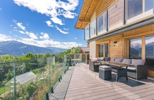 Randogne Ski Chalet | Upscale Eco-Friendly Chalet in Crans-Montana