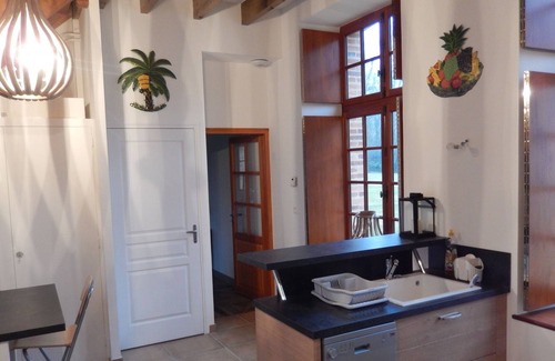 Tuffe Val de la Cheronne Cottage | Upscale cottage in Sarthe, swimming pool, ("5 Epis" Gîtes de France) 8 people