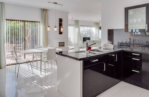 Guia de Isora Apartment | upscale furnishings, 2 bedrooms, 2 bathrooms, community pool, dream view