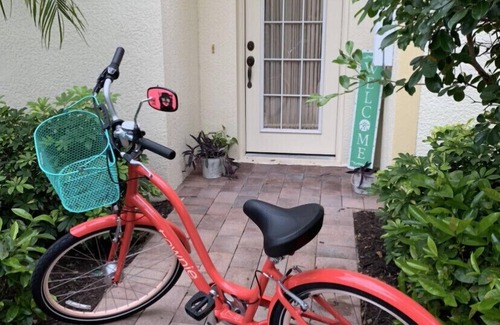 Bonita Springs Condo | Upscale gated community with a beautiful Floridan aesthetic!