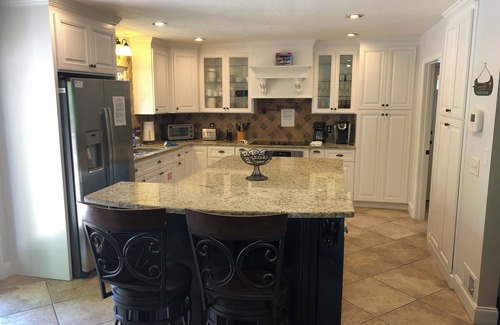 Gainesville Villa | Upscale Home with Level Walk To Bay, Stunning Views and Drought-Proof Deep Water