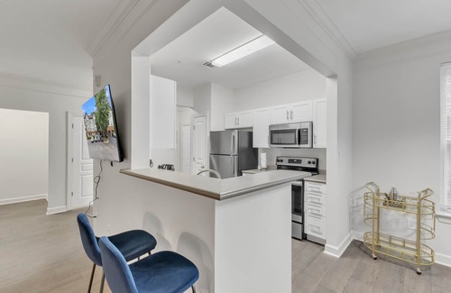 Southwest Raleigh Apartment | Upscale King 2BR Suite Mins to Downtown Raleigh!
