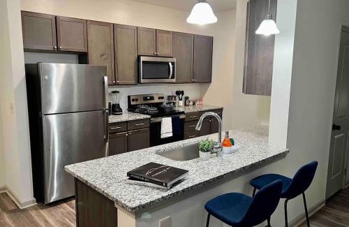 Charlotte Apartment | Upscale King 3 Bed Suite to Uptown Charlotte