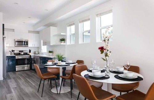 Historic Filipinotown House | Upscale LA Getaway | Sleeps 8 + Free Parking