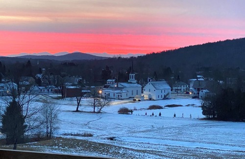 Underhill House | Upscale Loft Queen BR's in home with stunning Green Mountain & Adirondack views