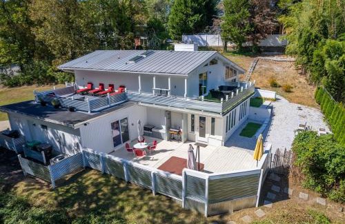 High Point House | Upscale Modern Home with perfect triad location